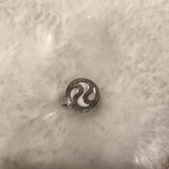 BVLGARI seashell ring. - Picture 2 of 5